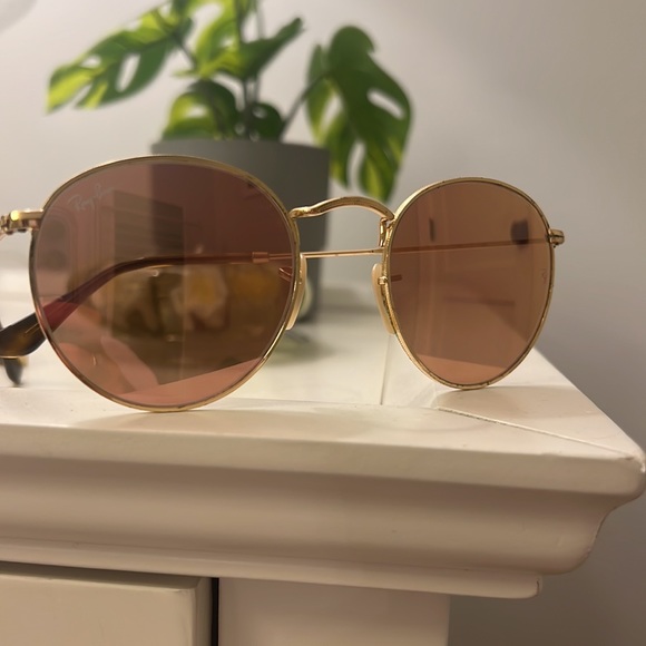 Round pink reflecting ray bans - Picture 2 of 5